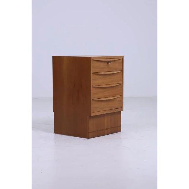 Mid-Century Chest of Drawers in Wood For Sale - Image 9 of 11