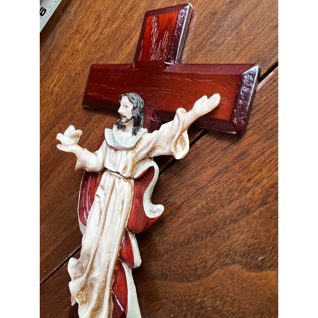 Up for consideration is a beautiful vintage resin Jesus on the cross figurine. This would look lovely in your home and it...