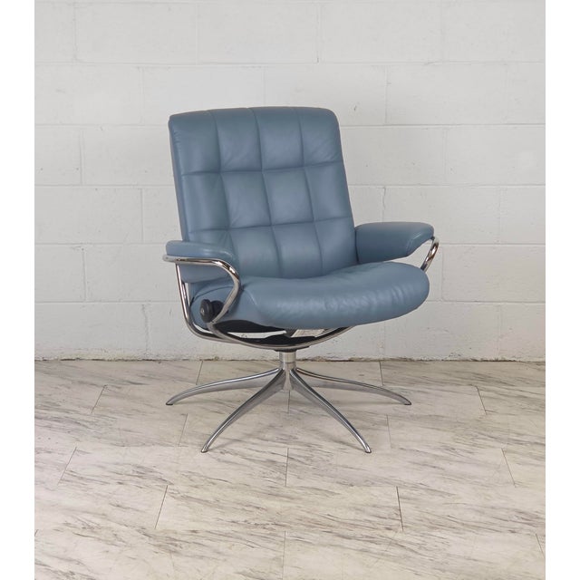 Sparrow Blue Leather Ekornes Stressless Recliner For Sale In Richmond - Image 6 of 9