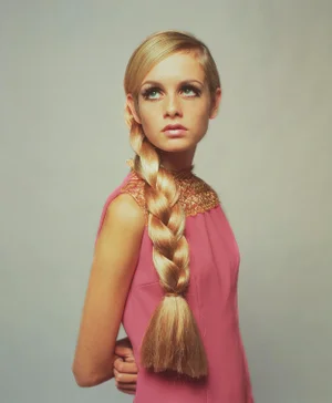 Twiggy in Pink' Contemporary Archival Color Photograph Print From the Original Negative by Getty - 30x40