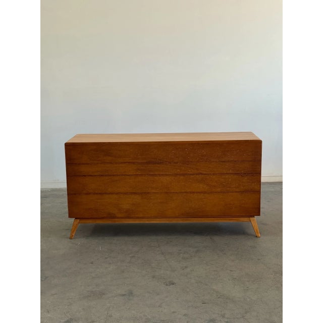 Tan 1960s Heywood Wakefield 9 Drawer Dresser, Attributed For Sale - Image 8 of 9