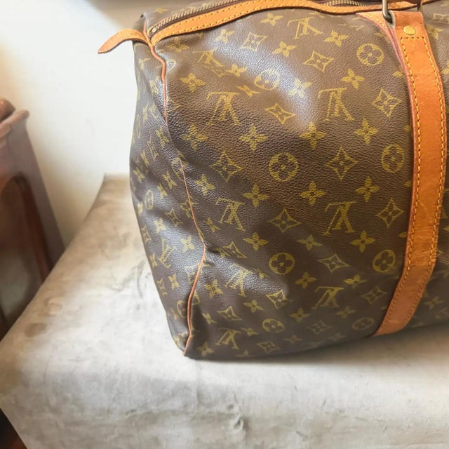 A 2000s Louis Vuitton Monogram Coated Canvas Boston Sac Souple 55 For Sale - Image 11 of 15