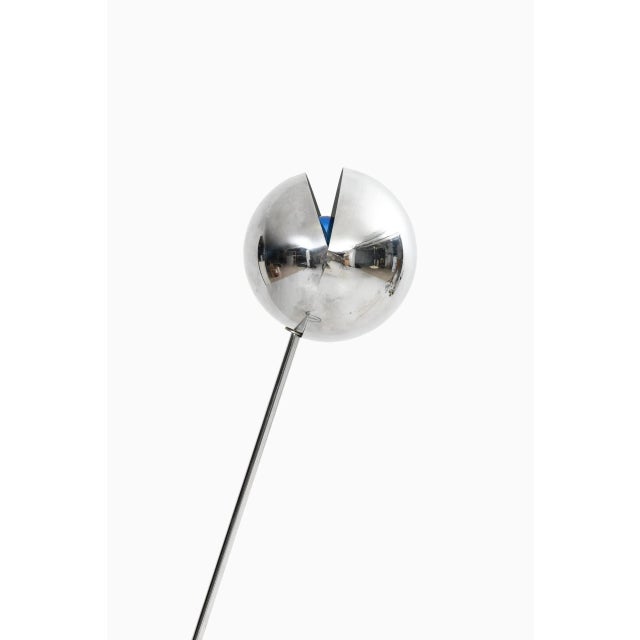 Rare flexible floor lamp model S3 designed by Paolo Tilche. Produced by Sirrah in Bologna, Italy. This piece is attributed...