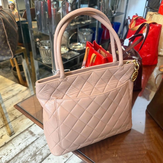 Pink 2000s Chanel Matelasse Light Pink Lamb Skin Tote Bag For Sale - Image 8 of 17