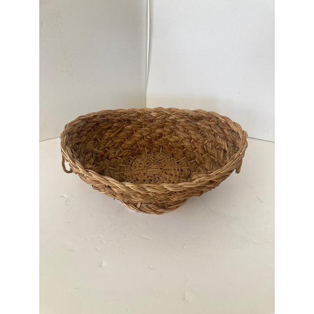 Boho Chic Rush Oval Centerpiece with Wicker Rings. Beautiful Classical Oval Form with Rings adds a Classic reference to...