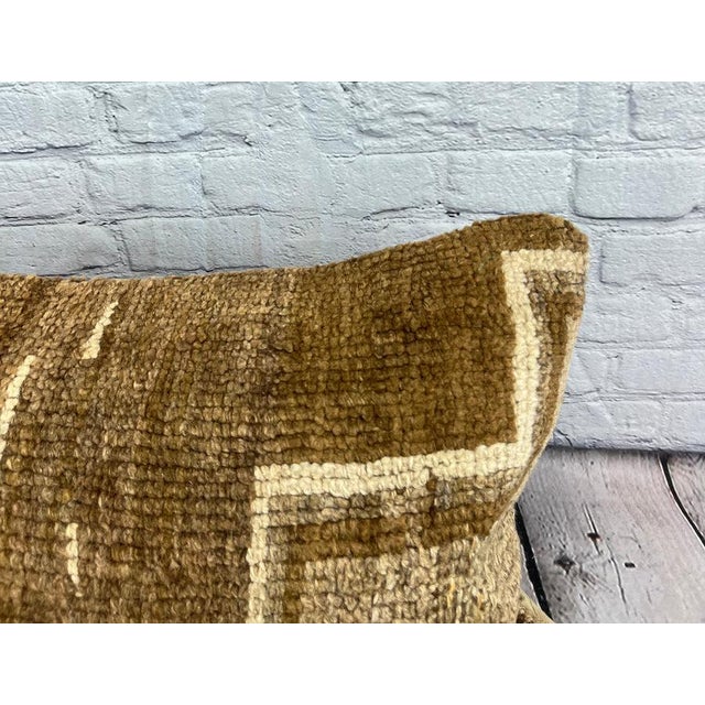 Turkish 16 x 24 Rug Pillow Sultanate Shores Turkish Pillow Cushion Cover For Sale - Image 3 of 4