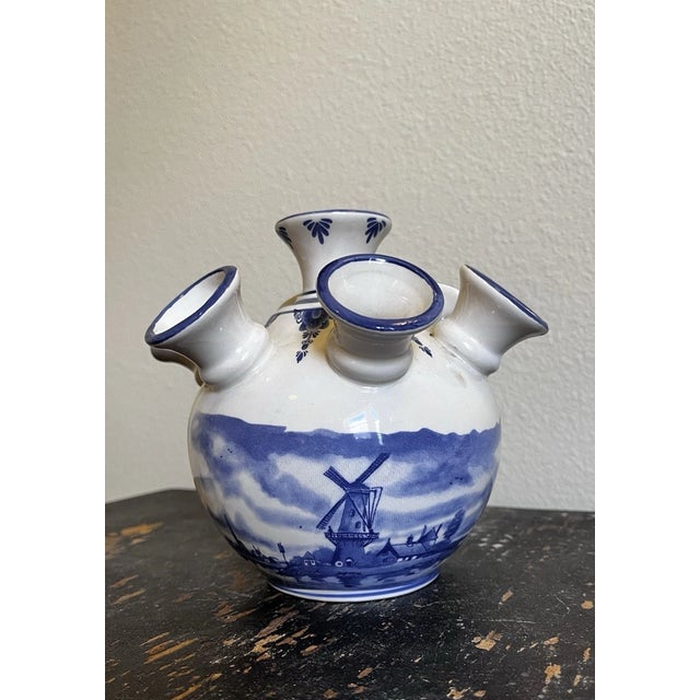 Mid-Century Modern Vintage MCM Delft Blue Delfino Tulip Vase , 7 Arms. Made in Holland For Sale - Image 3 of 4