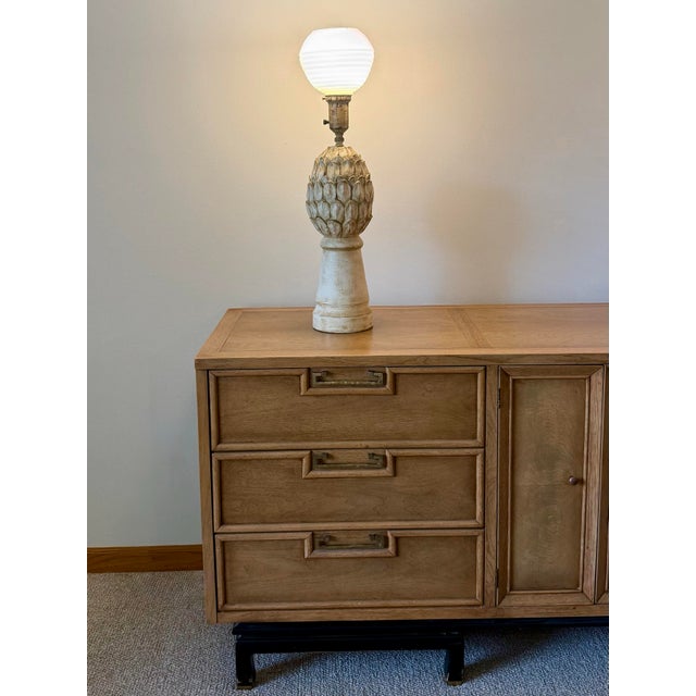Hollywood Regency Vintage Hollywood Regency Carved Artichoke Table Lamps, Pair With Ribbed Milk Glass Globes For Sale - Image 3 of 9
