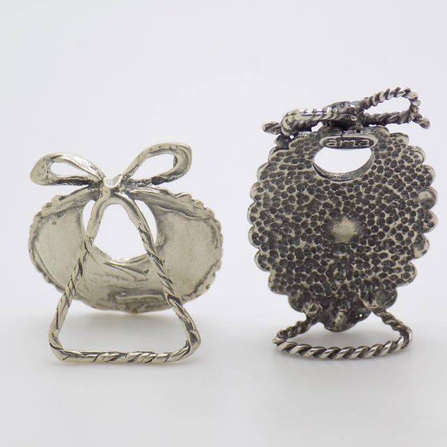 1980s Vintage Italian Silver Baby Bibs Figurines Pair 800 Newborn Miniatures Arezzo Collectible 1980s For Sale - Image 5 of 8