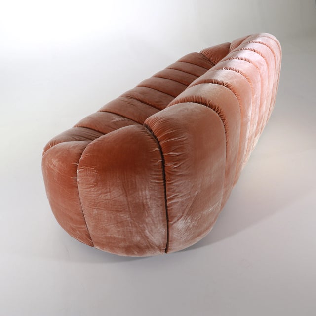 This three-seat sofa, designed in the style of Pierre Paulin, exudes modern elegance and timeless sophistication. It...