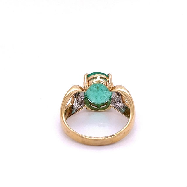 Early 20th Century 3 carat Oval Cut Colombian Emerald and Diamond Vintage Ring in 14k Gold, Size 7 For Sale - Image 5 of 6
