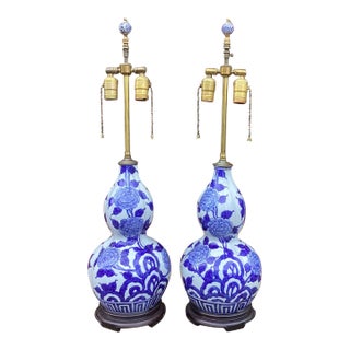 Vintage Pair of Blue and White Gourd Lamps With Dual Pull Chain Sockets For Sale