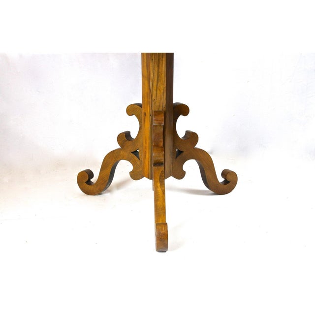 19th Century Biedermeier Nutwood Dining Table, Austria, 1830s For Sale - Image 9 of 15