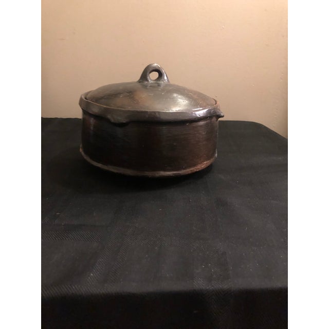 African Vintage Ethiopian Hand-Burnished Black Clay Lidded Vessel – Peace Corps Provenance For Sale - Image 3 of 10