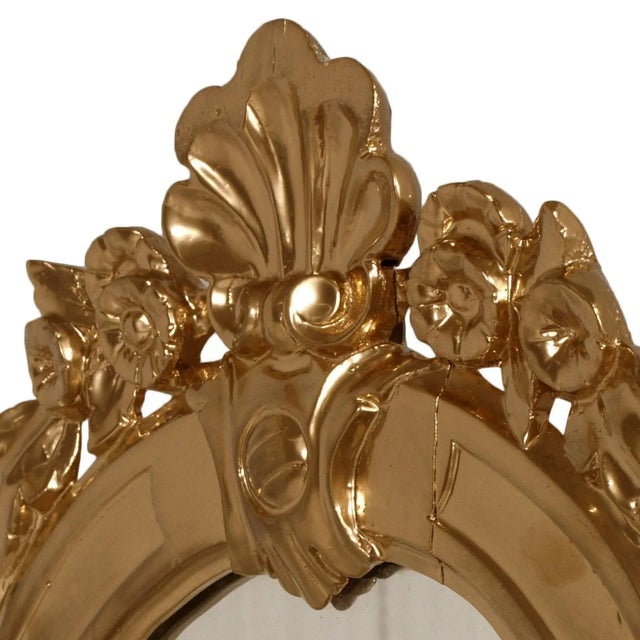 Wood 18th-Century Hand-Carved Gilt Walnut Baroque Wall Mirror For Sale - Image 7 of 9