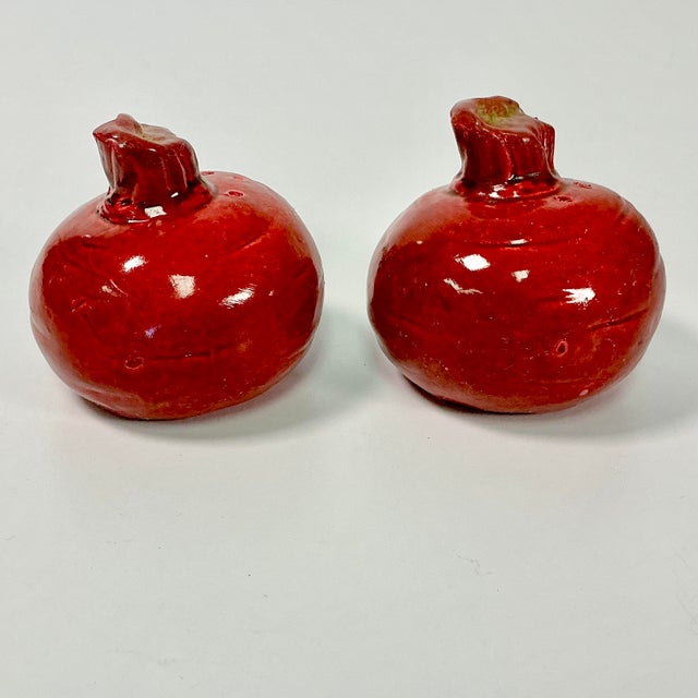 1976 Vintage Boho Chic Trompe L’Oeil Red Beet Salt & Pepper Shakers - A Pair. For Sale - Image 4 of 10