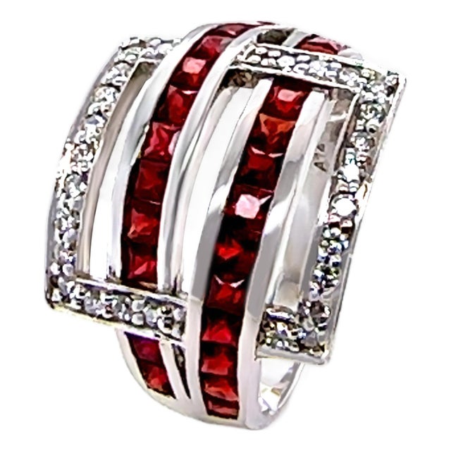 14ct White Gold Garnet and Diamond Ring 0.26ct 6.35g, Size 8.75 For Sale