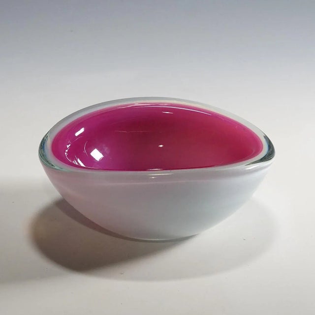 A Venetian art glass bowl in oval shape designed by Archimede Seguso for Vetreria Artistica Archimede Seguso ca. 1958....