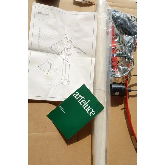 Postmodern Italian Red Table Lamp from Le Falene Arteluce Piero De Martini, 1980s For Sale - Image 3 of 5