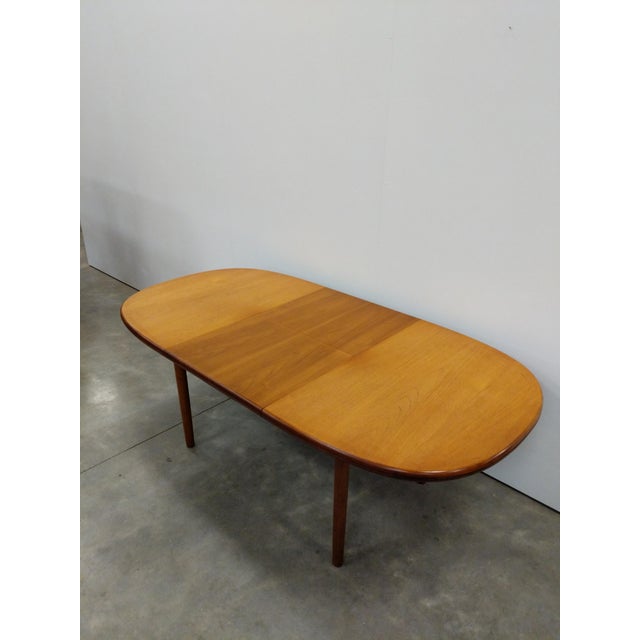 1960s Vintage Mid Century Modern Teak Extendable Dining Table For Sale - Image 5 of 10