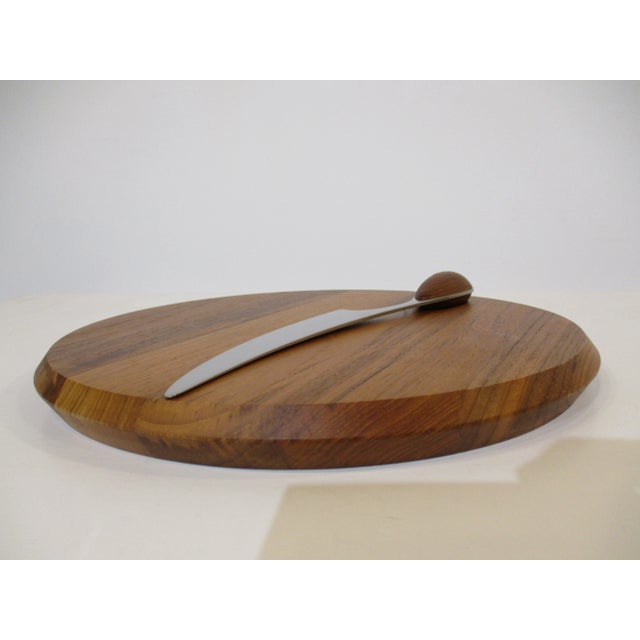 Dansk Mid 20th Century Dansk Charcuterie Board With Knife by Torun Denmark- 2 Pieces For Sale - Image 4 of 8