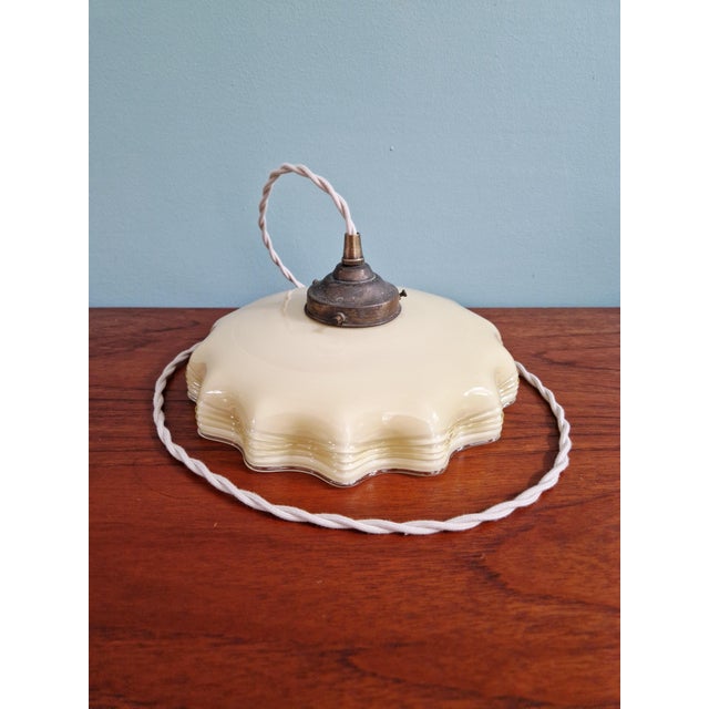 Art Deco Pendant Light in Scalloped Yellow Opaline Glass with Uranium Glass, 1920 For Sale - Image 9 of 10
