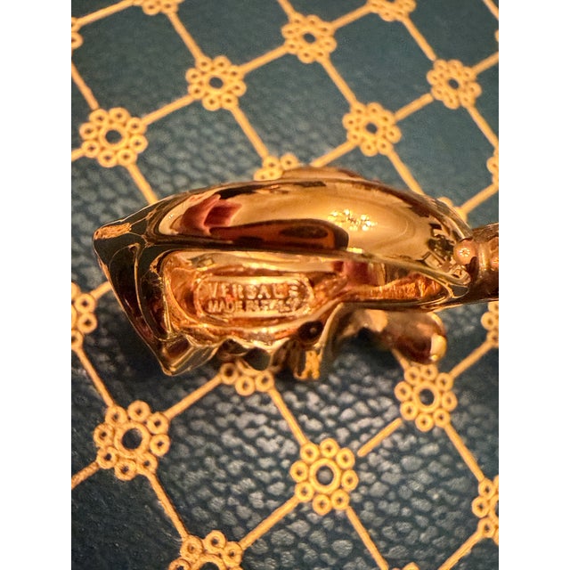 1990s 1990s Retro Versace Three-Finger Brass Knuckle Ring in Antique Gold For Sale - Image 5 of 12