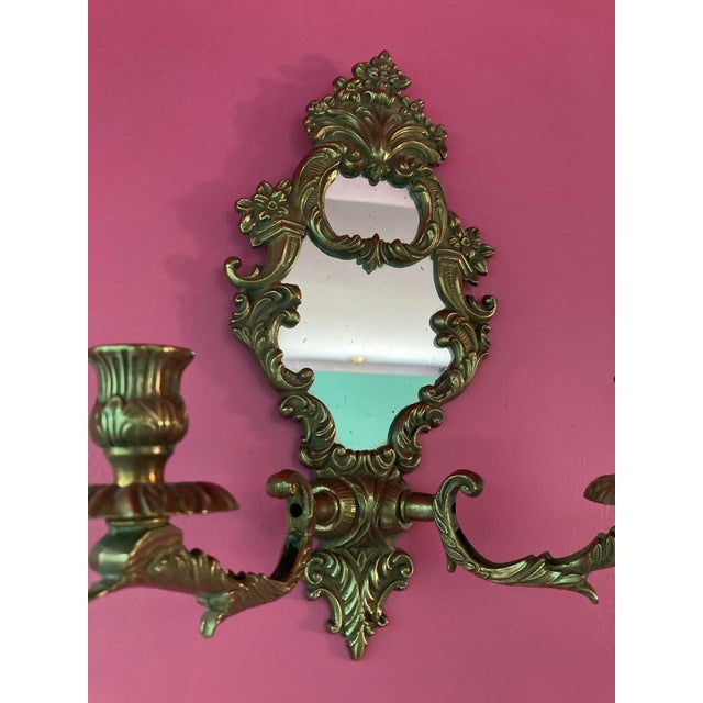 Hollywood Regency Ornate Vintage Brass Mirrored Wall Sconce - Hollywood Regency Style For Sale - Image 3 of 15