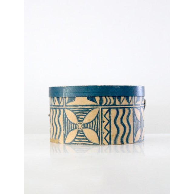 Mid-Century Modern Mid-Century Patterned Hat Box For Sale - Image 3 of 6