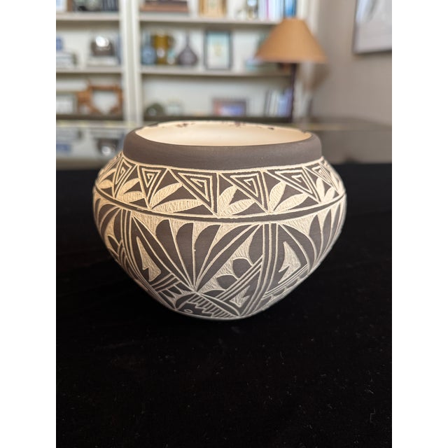 Ceramic Acoma / Laguna Pueblo Sgraffito Pottery Jar — Hand-Etched Black on Matte Ground, Signed, 4.5" For Sale - Image 7 of 8