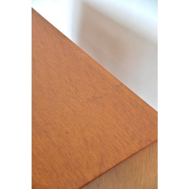 Concorde Range Chest of Drawers in Oak and Beech by John & Sylvia Reid for Stag, 1960s For Sale - Image 17 of 18