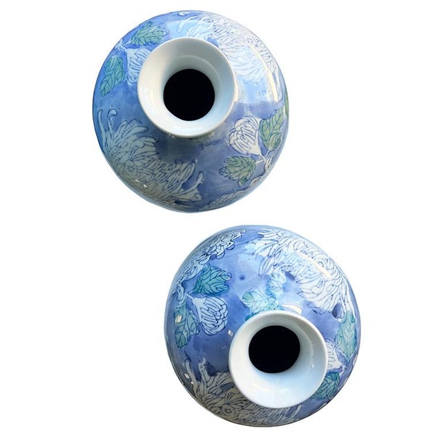 Ceramic Pair of Large Late 20th Century Blue Chinoiserie Vases With Hand-Painted White and Green Florals For Sale - Image 7 of 9
