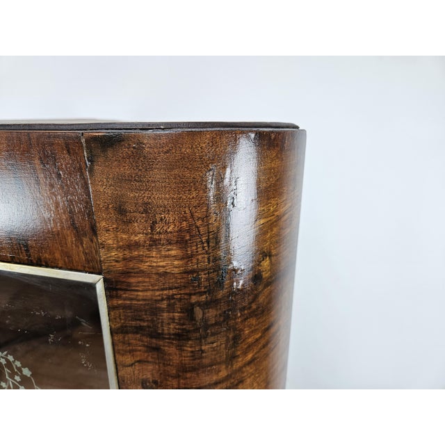 Art Deco Corner Display Cabinet in Walnut with Sliding Glass and Compartment, 1930s For Sale - Image 10 of 18