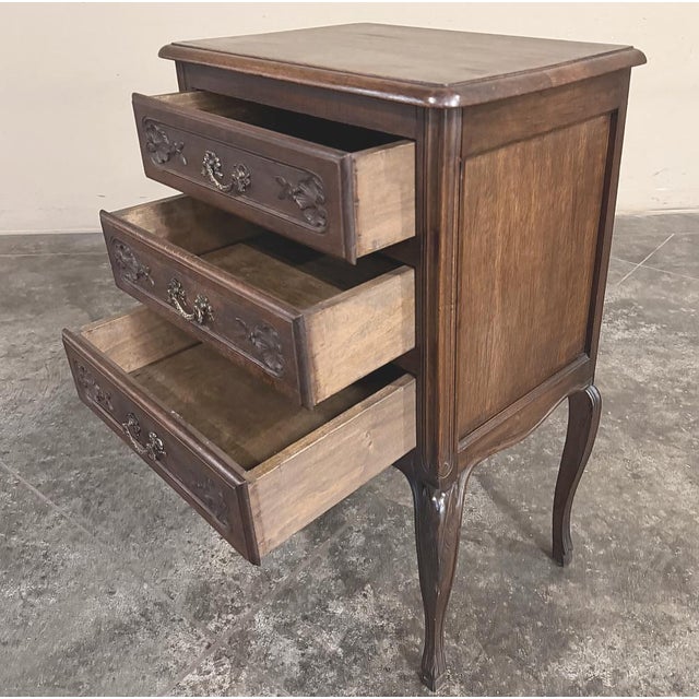 Antique French Louis XV Walnut Petit Commode ~ Nightstand For Sale - Image 9 of 11