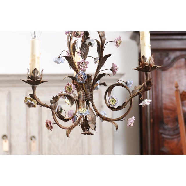 Early 20th Century Baroque Style French Three-Light Porcelain Chandelier with Blue and Pink Flowers For Sale In Atlanta - Image 6 of 12