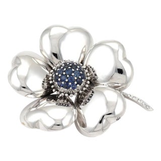 Large 14k White Gold 3.10ct Saphire & Diamond Flower Brooch For Sale