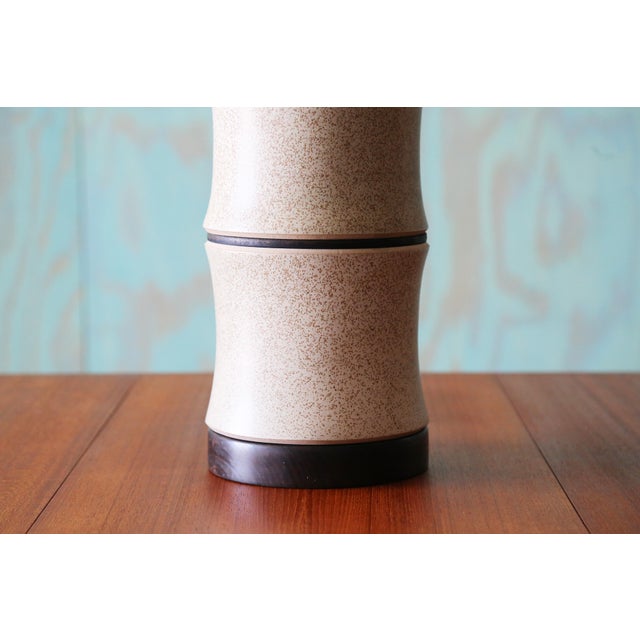 Gordon & Jane Martz 1960s Gordon and Jane Martz M221 Lamp for Marshall Studios Light Gray Brown Specks Bamboo For Sale - Image 4 of 13