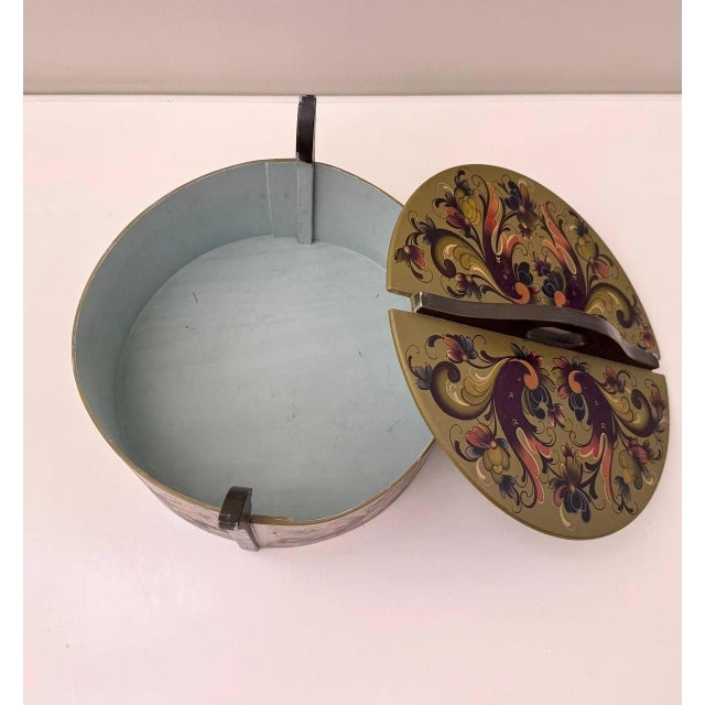 Olive Vintage Norwegian Hand-Painted Bentwood Tine Box With Rosemaling, 1981 For Sale - Image 8 of 10