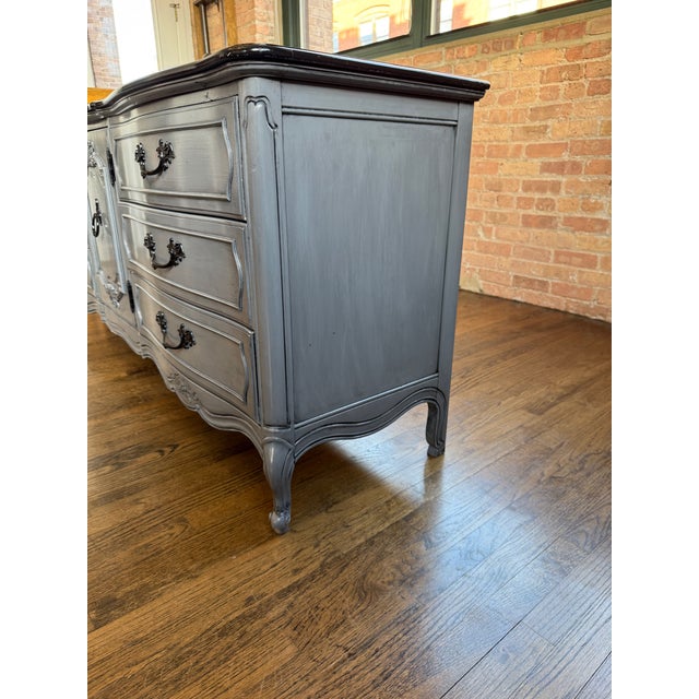 French Provincial Late 20th Century Refinished French Provincial 9-Drawer Dresser For Sale - Image 3 of 8