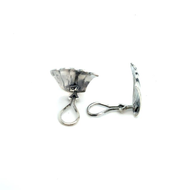 1990s Pair of Tiffany & Co Estate Fan Clip on Earrings Sterling Silver For Sale In New York - Image 6 of 8