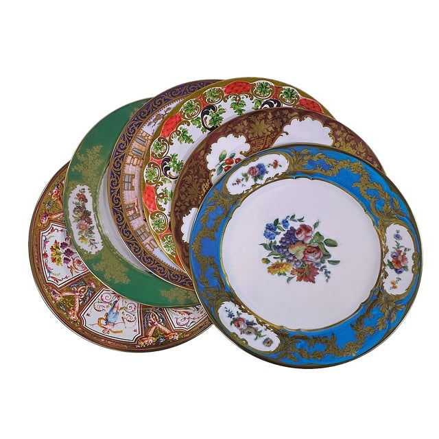 We love this mix n'match new take on service-ware ..... and this one checks every box! This is a set of four enameled tin...