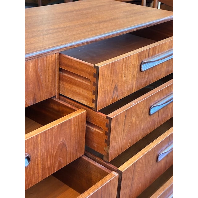 Mid 20th Century Mid Century Modern Double Bank Teak Chest of Drawers by G-Plan, Uk c.1960 For Sale - Image 5 of 9