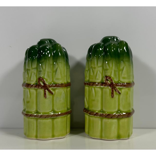 1980’s Asparagus Bunch tied with String Shaped Ceramic Salt & Pepper Shakers Hand Painted Lovely Details. Excellent...