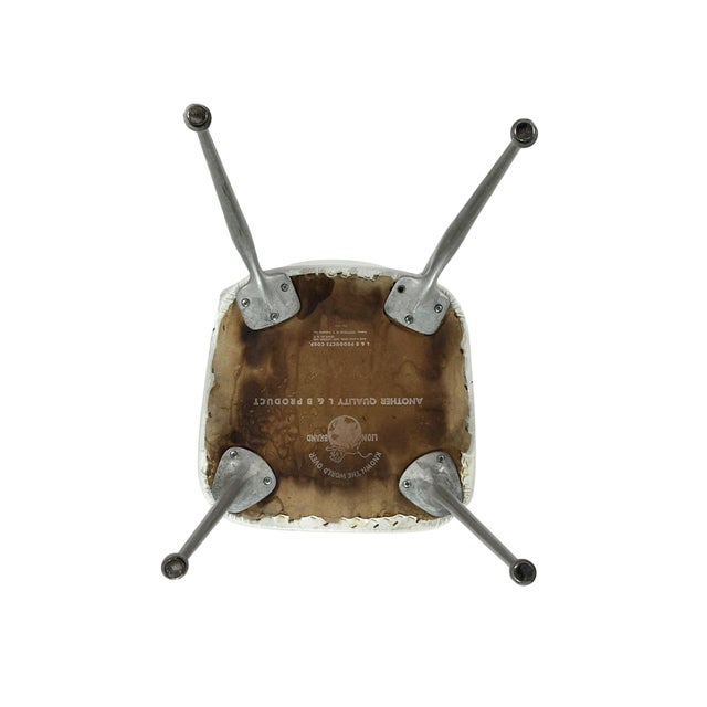 1950s White Retro Kitchen Table and Four (4) Chairs - Set of 5 For Sale - Image 12 of 16