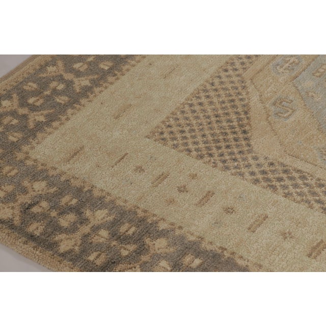 Traditional Rug & Kilim’s Turkish-Inspired Rug in Beige and Gray With Concentric Medallions For Sale - Image 3 of 8