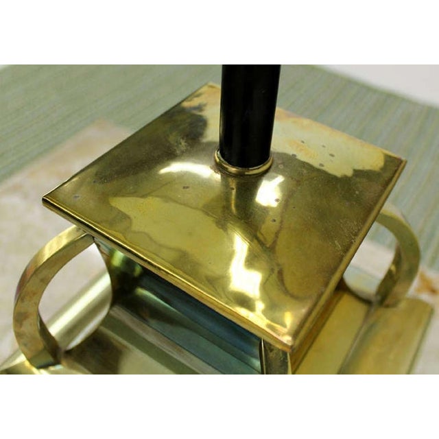 1970s Mid Century Modern Polished Brass 4 Handles Square Jug Shape Table Lamp For Sale - Image 5 of 6