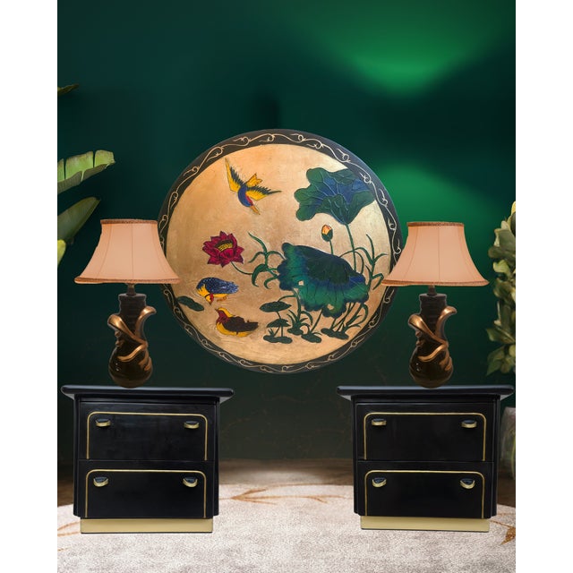 Hand‑Painted Kingfisher & Lotus Gold Leaf Lacquer Panel — 30″ Round For Sale - Image 10 of 10