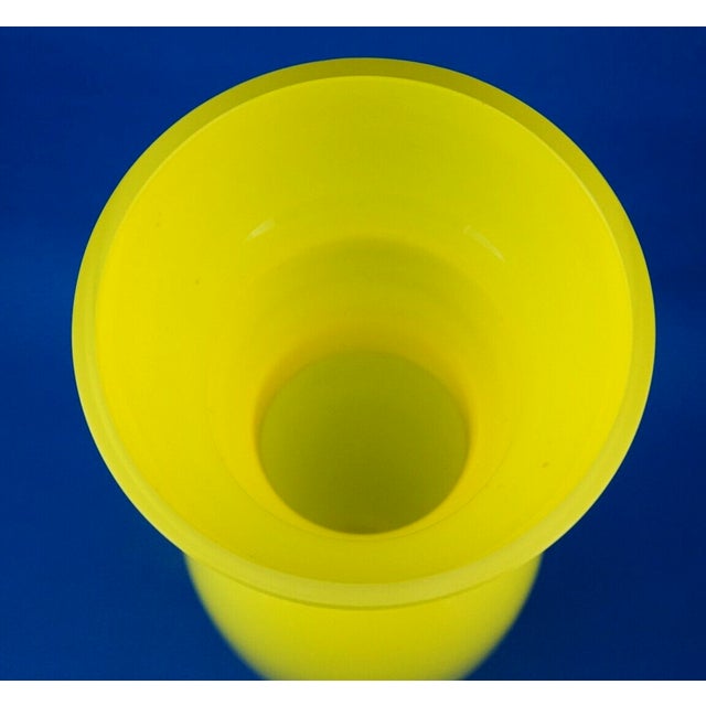 20th Century Large Yellow Glass Vase by Periev R. Pint, Barovier and Toso Collection, Czechoslovakia, 1980s For Sale - Image 9 of 18
