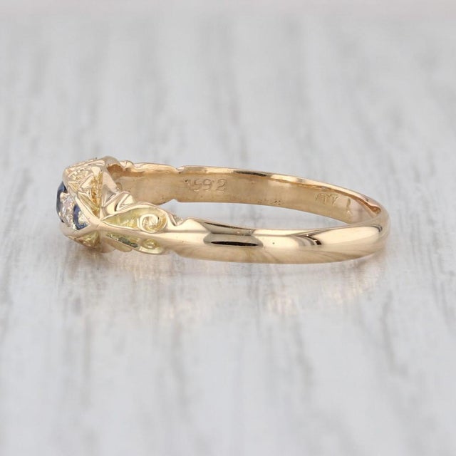 Mid-Century Modern Antique 0.28ctw Sapphire Diamond Ornate Ring 18k Yellow Gold Size 9 For Sale - Image 3 of 8