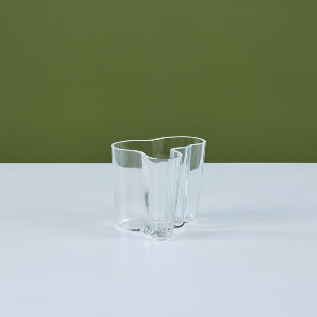 Late 20th Century Alvar Aalto for Iittala Petite Glass Vase For Sale - Image 5 of 11